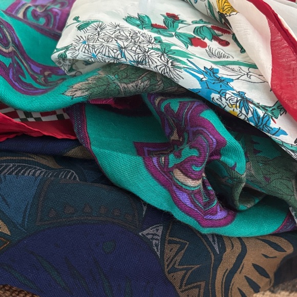 Colorful Patterned Scarves Set - Picture 6 of 7